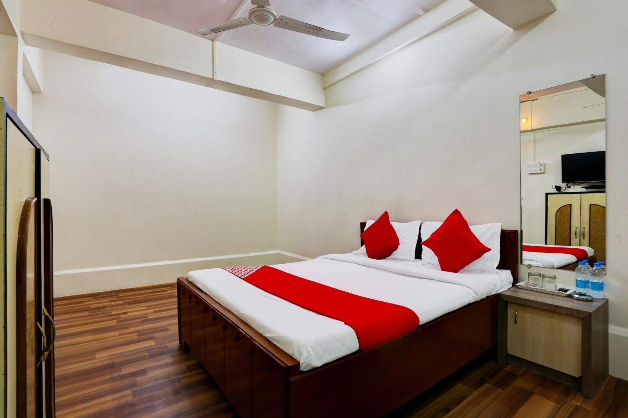 Hotel O Classic Мумбай Екстериор снимка